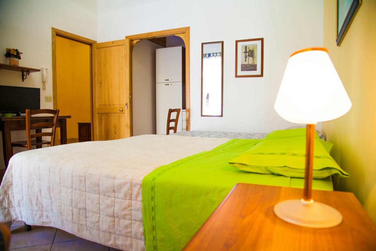 Bed & Breakfast Il Castellino Санто Стефано ди Камастра Екстериор снимка