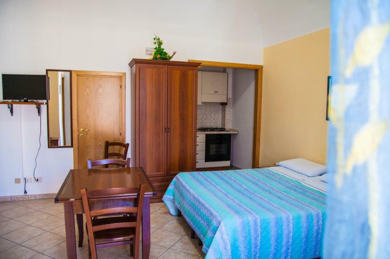 Bed & Breakfast Il Castellino Санто Стефано ди Камастра Екстериор снимка