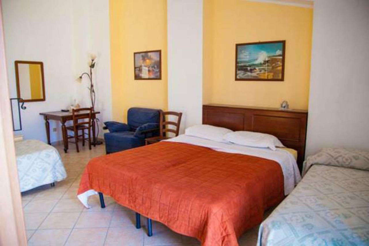 Bed & Breakfast Il Castellino Санто Стефано ди Камастра Екстериор снимка